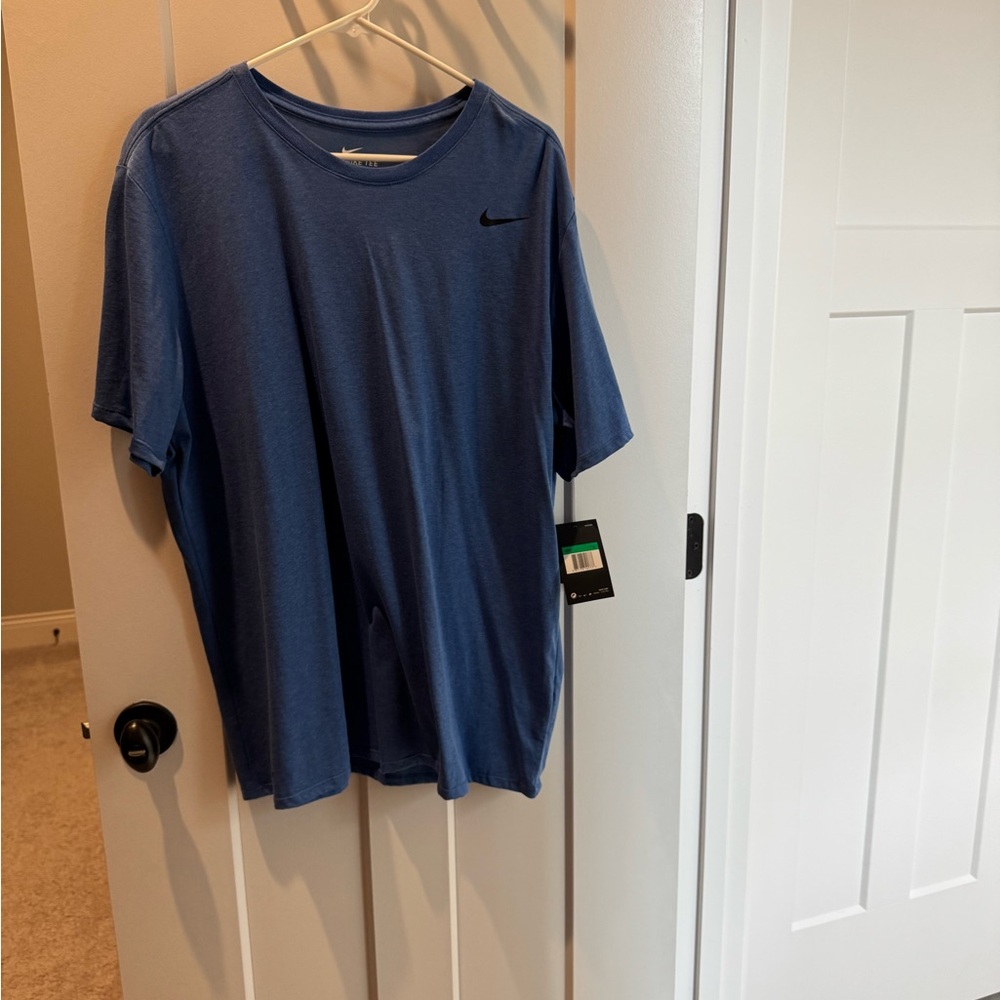 Nike Men’s Short Sleeve Crew Tee — Navy Blue